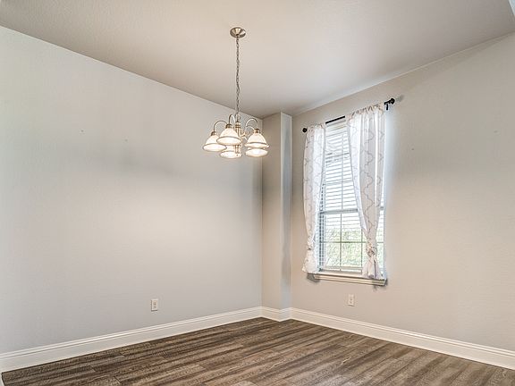 5th image of 4317 Pecan Knoll Dr