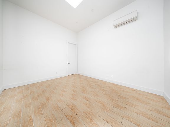 4th image of 542 51st Ave #3A
