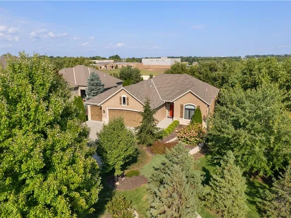 10300 W 142nd St, Overland Park, KS 66221