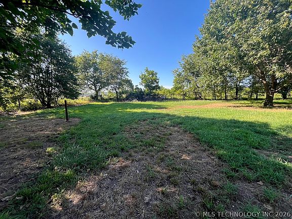 5th image of 32633 W Liberty Rd