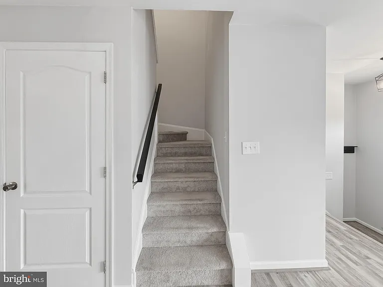 1107 Oak View Dr — Photo 17