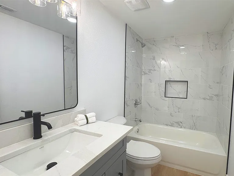 1569 Elliott 1/2 St #A — Photo 4