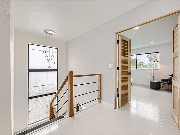 3rd image of 3149 Bel Air Dr
