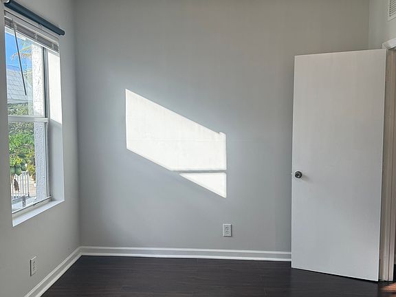 4th image of 576 NE 63rd St APT 6