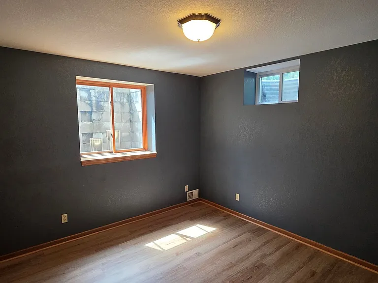 5345 S 43rd St — Photo 29