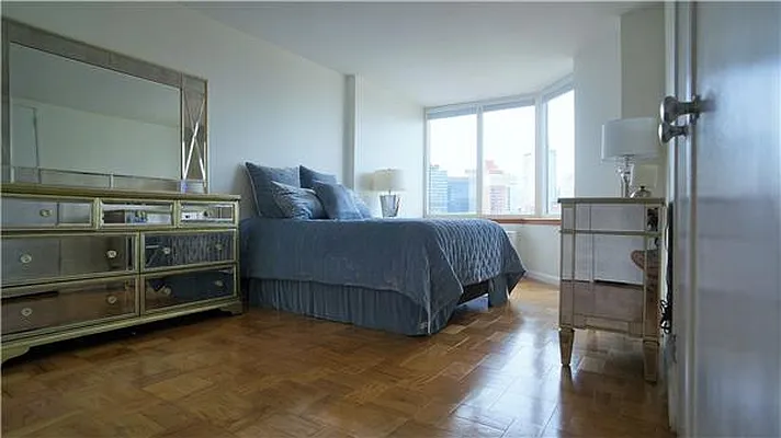 Rented by R New York | media 88