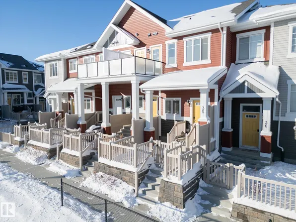 2905 141st St SW #35, Edmonton, AB T6W 3M4