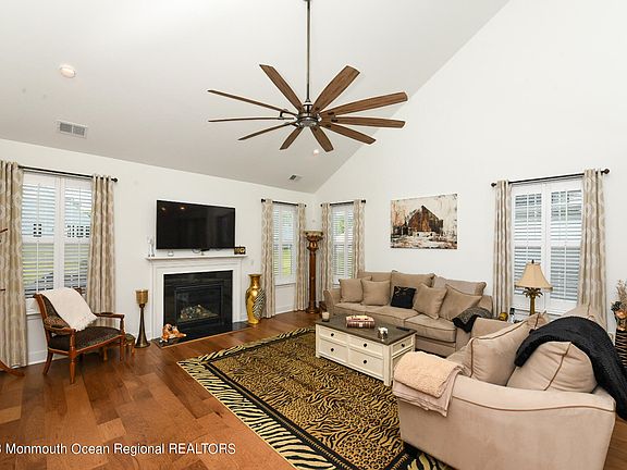 4th image of 173 Churchill Boulevard