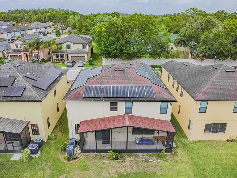 11027 Tahiti Isle Ln — Photo 3