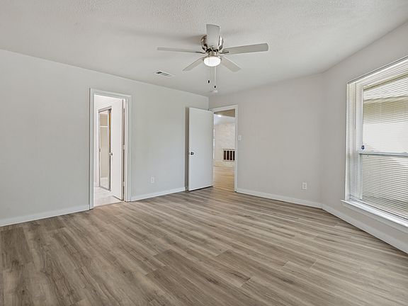5th image of 2208 Placid Dr