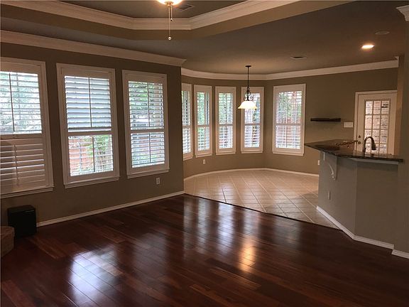 3rd image of 11934 Loomis Dr