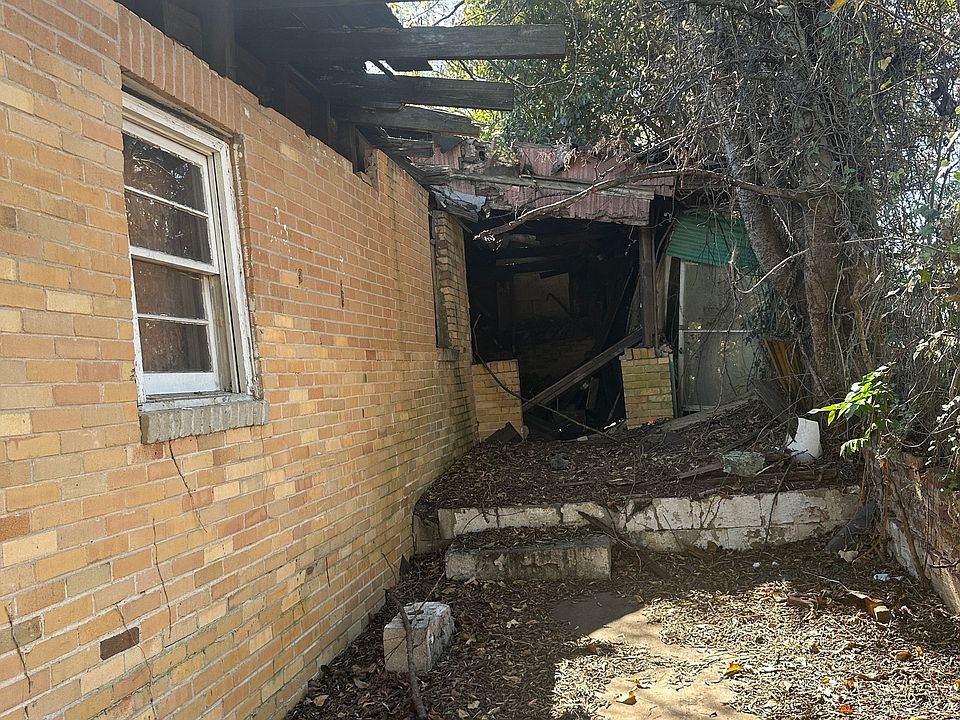 2nd image of 358 Pittman St