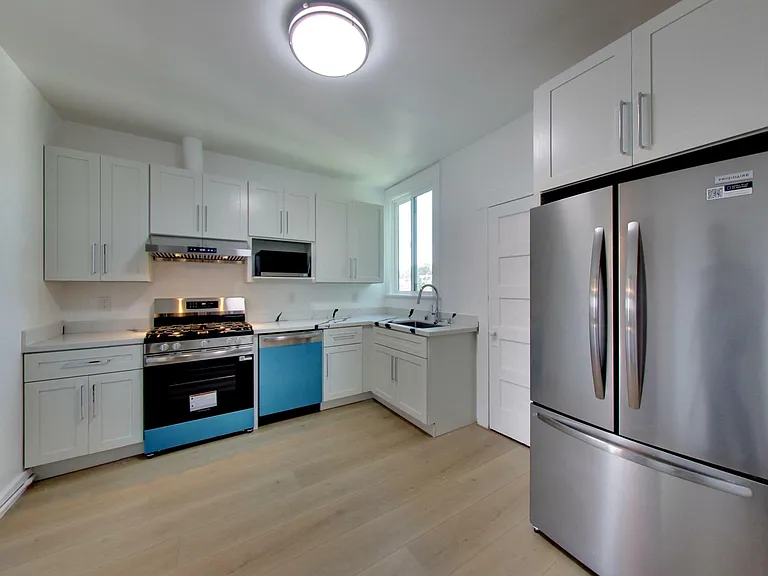 425 Steiner St #3 — Photo 9