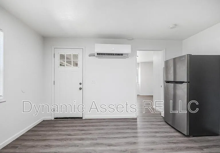 208 E Park St #A — Photo 4