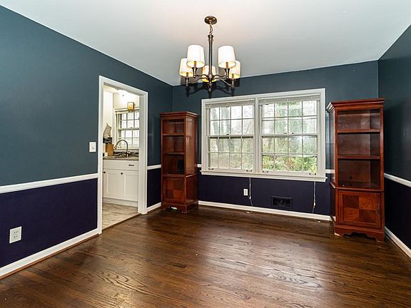 5th image of 4460 Lake Breeze Dr