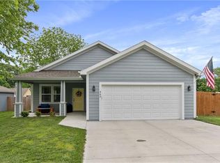 462 Main St, Linwood, KS 66052