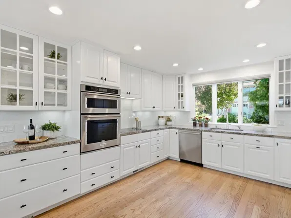 860 Chesterton Ave, Redwood City, CA 94061