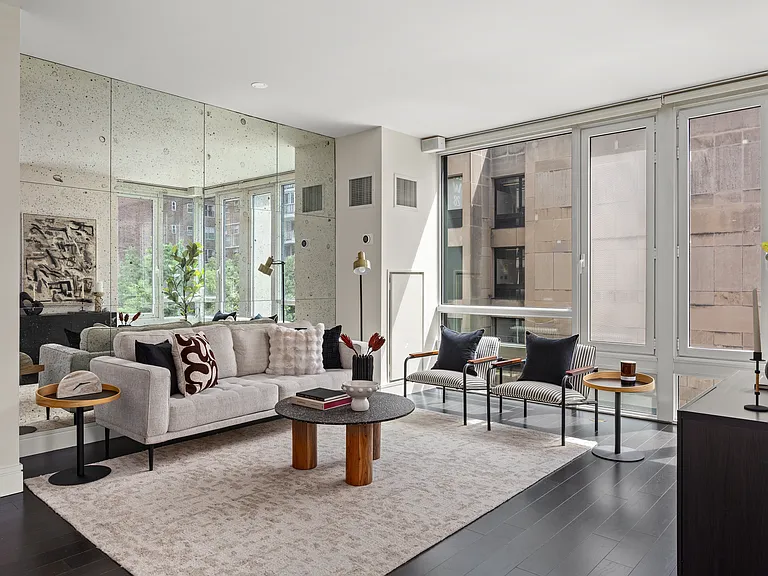 261 W 28th St #6B — Photo 4