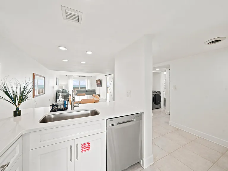 3060 N Atlantic Ave #404 — Photo 5
