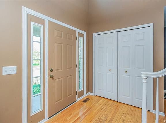 3rd image of 6221 Lismore Cir