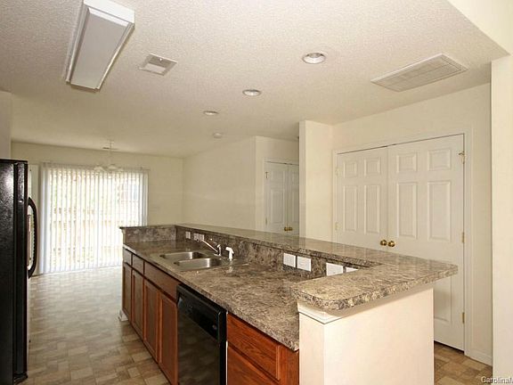 3rd image of 2115 Wexford Way #137