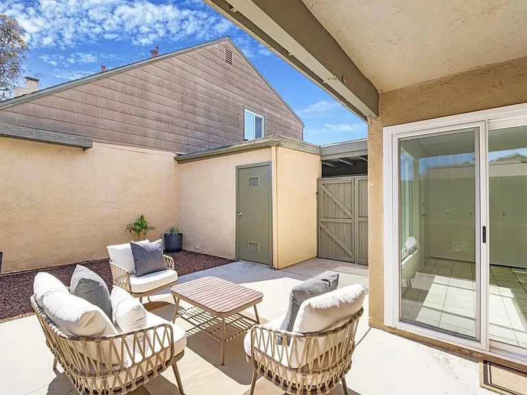 10531 Greenford Dr — Photo 15