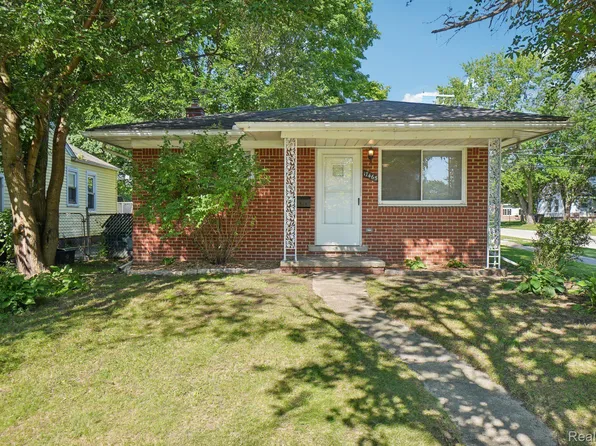 17465 Five Points St, Redford, MI 48240