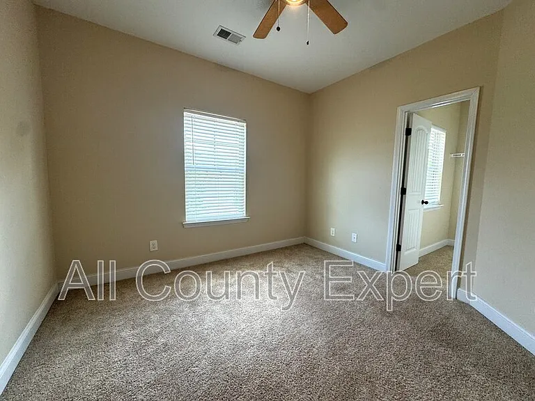 5065 Rialto Way — Photo 17