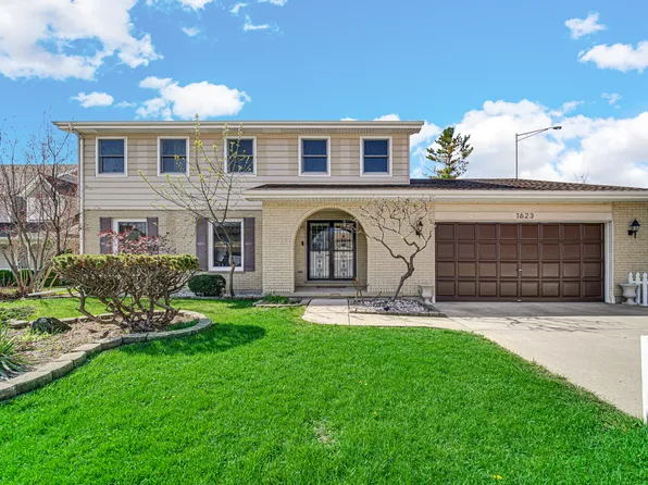 1623 W Bray Ct, Arlington Heights, IL 60005