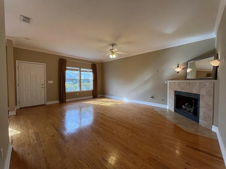 2868 Braddock Ct — Photo 3