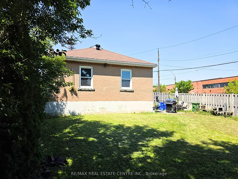 353 E 21st St — Photo 21