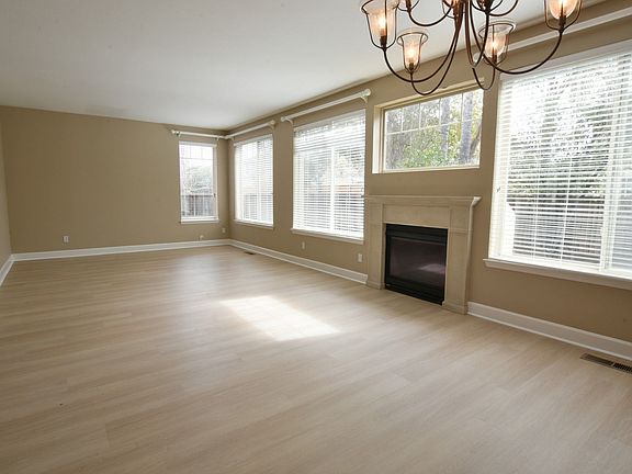 4th image of 620 E Central Ave