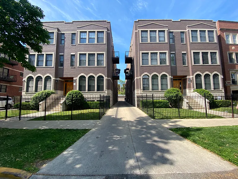 1522-1528 W Greenleaf Ave #2 — Photo 1