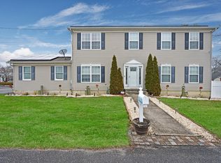 82 Maple St, Beachwood, NJ 08722