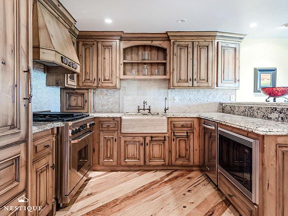 4th image of 7620 Royal St #305