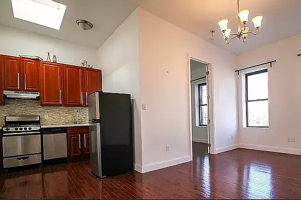 93 Bainbridge Street — Photo 2