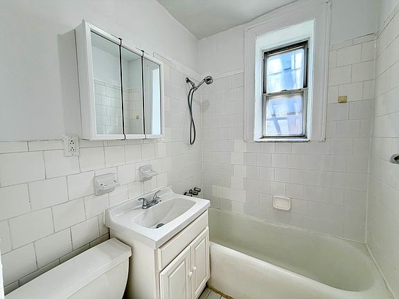 5th image of 19 Marine Ave APT 1A