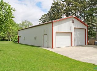 4015 Corduroy Rd, Oregon, OH 43616