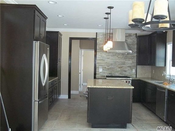 3rd image of 117 Berkeley Pl