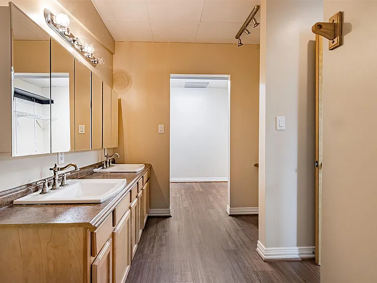2098 Harland Dr — Photo 28