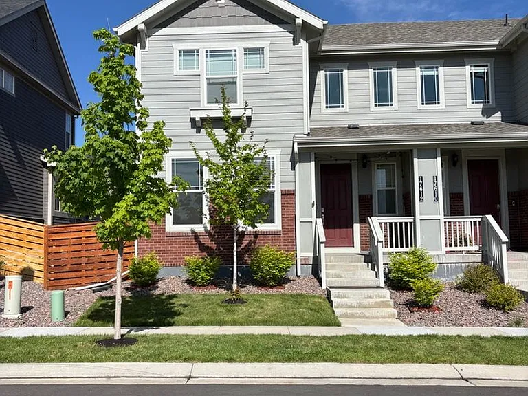 17612 Cherokee St — Photo 1