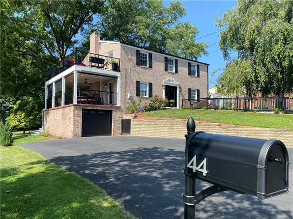 44 Deerfield Dr, Greensburg, PA 15601