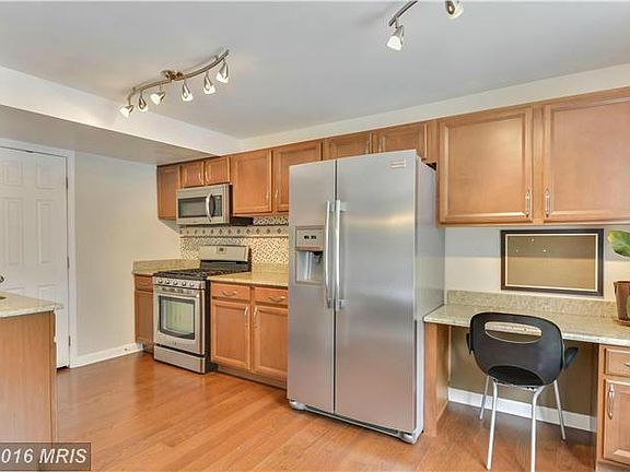 3rd image of 4414 Scarborough Sq