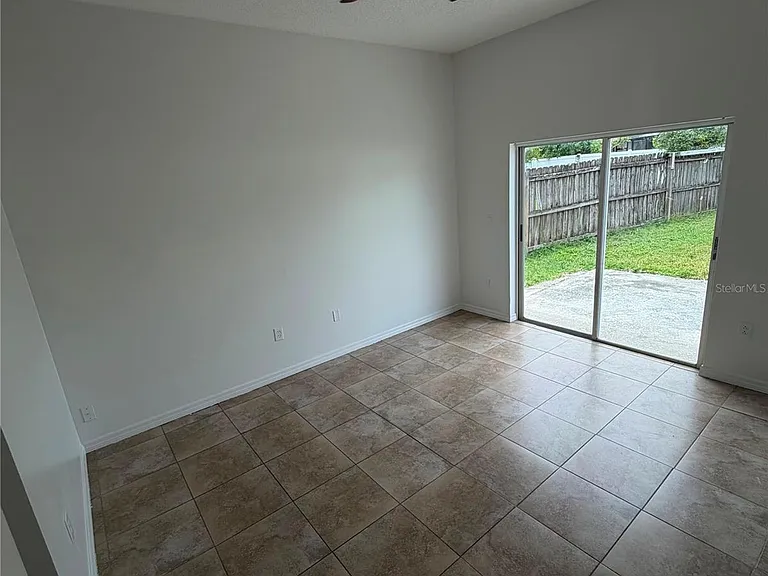 12040 Blackheath Cir — Photo 16