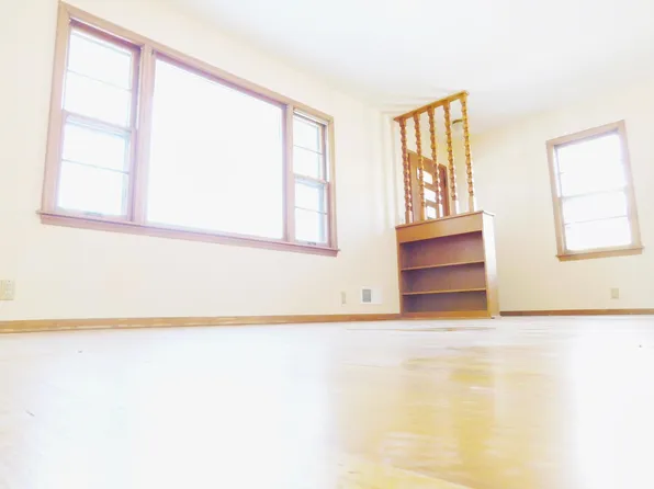 321 16th Ave N, Hopkins, MN 55343