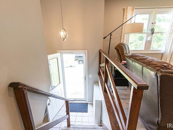 4th image of 4550 N Deer Park Dr