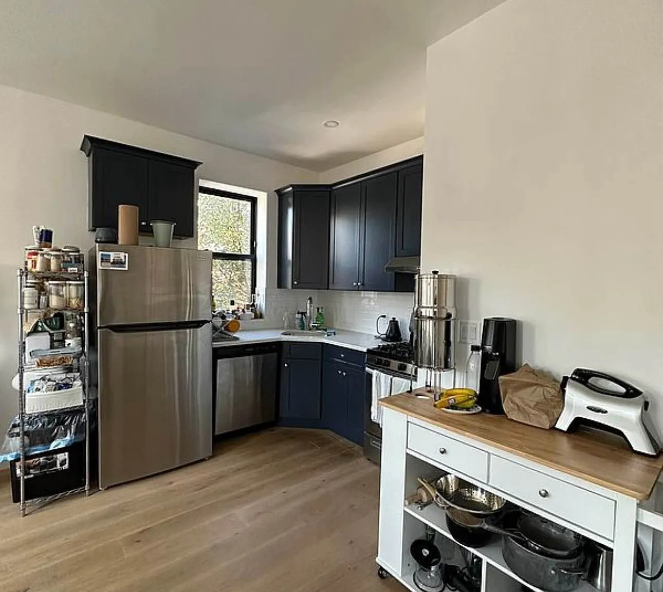 551 Seneca Avenue — Photo 3