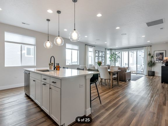 4th image of 2067 N Elderberry Dr