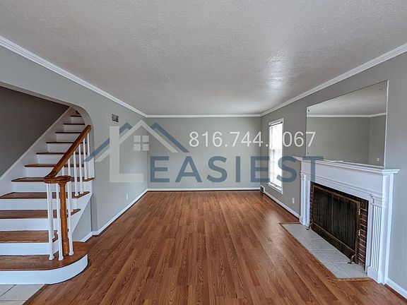 3rd image of 2918 E Meyer Blvd