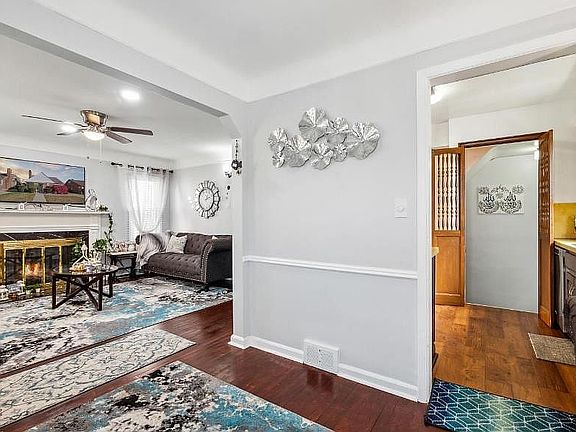4th image of 850 Mayburn St